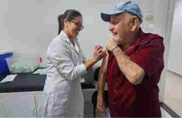  Paraná aplica 153,9 mil doses contra influenza no início da campanha de vacinação 2026 